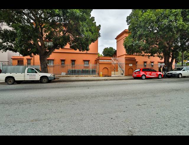 2 BEDROOM APARTMENT FOR SALE IN GQEBERHA CENTRAL